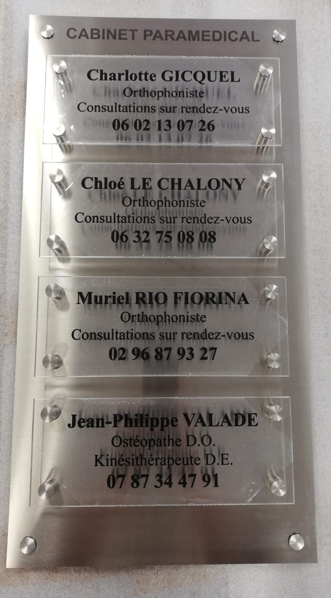 Plaque Professionnelle Modle Bar Finition Inox Format Vertical Partir De 20 X 30 Cm